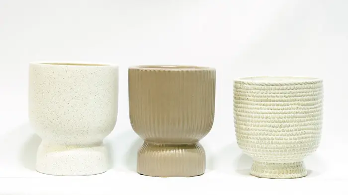 כלי קרמיקה גביע ללא חור.