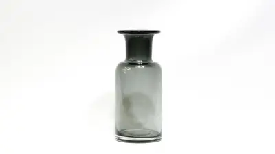 ואזה בקבוק שחור.